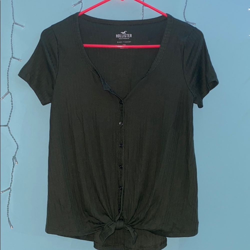Dark green buttoned down shirt form Hollister